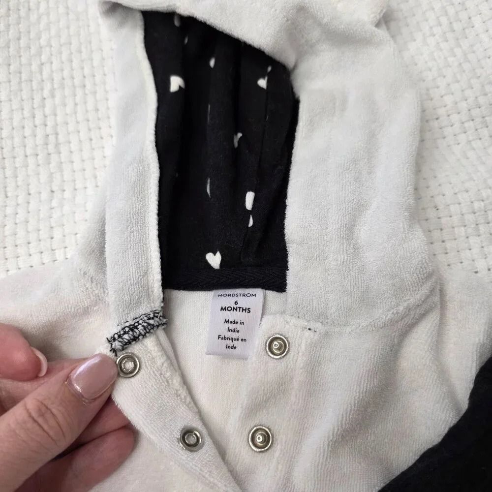 Nordstrom Baby Bear Hoodie & Heart Leggings Set | 6 Months | Cozy & Cute! 🤍🖤 - Picture 3 of 8